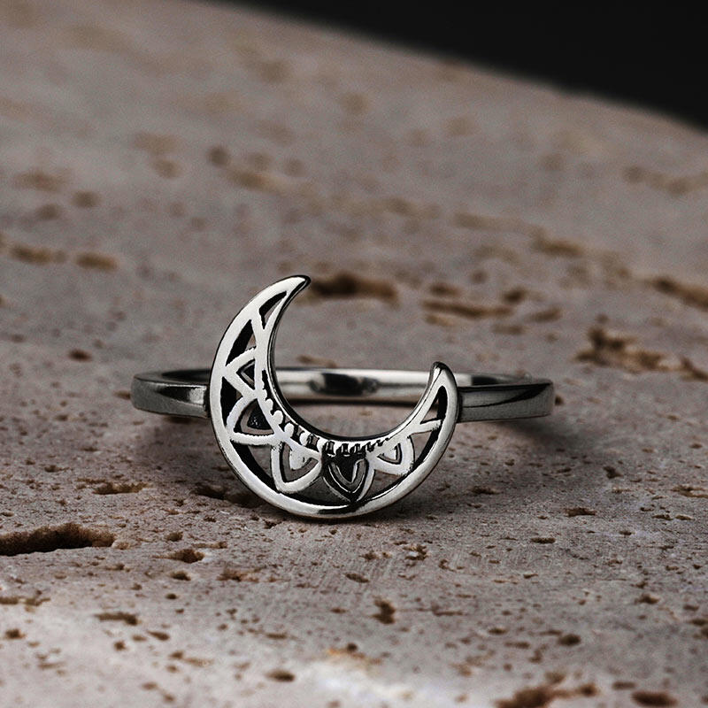 Jeulia "Celtic Moon" Sterling Silver Ring