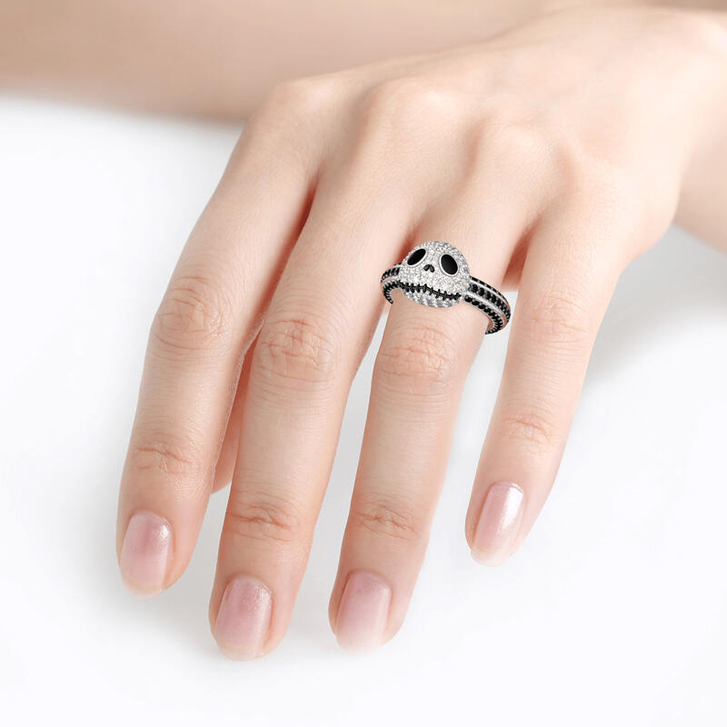 Jeulia "Halloween Fun" Skull Design Sterling Silver Ring
