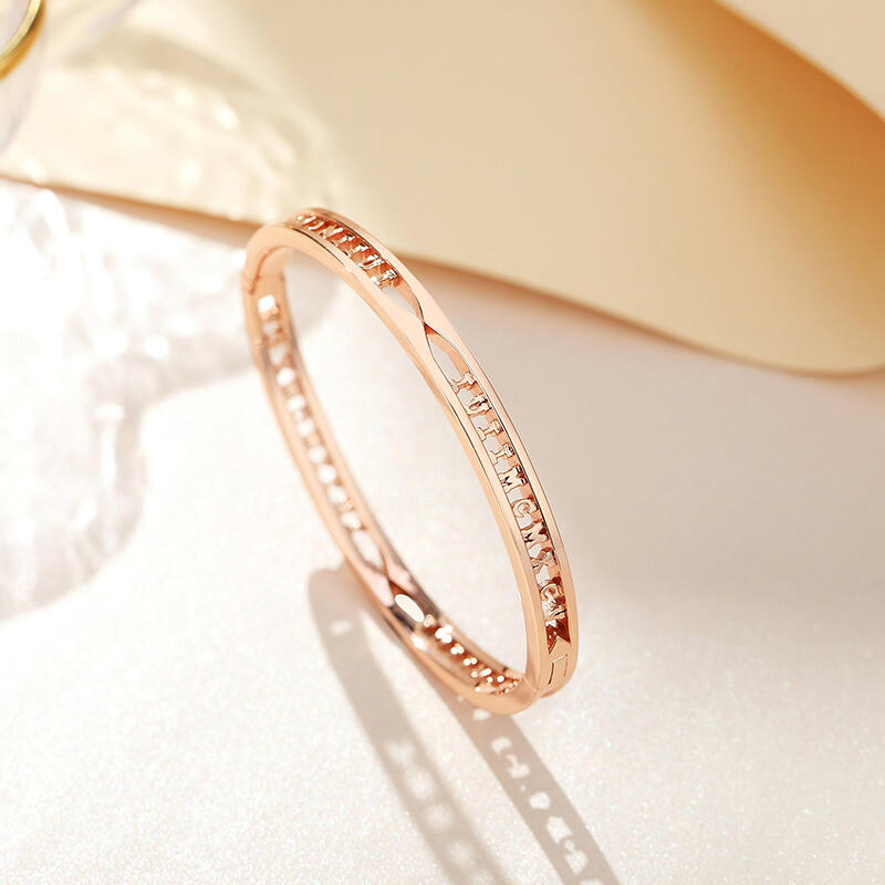 Jeulia "Be My Love" Personalized Name Sterling Silver Bracelet