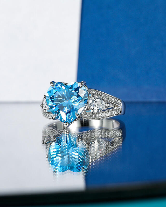 Jeulia Custom Heart Three Stone Promise Ring