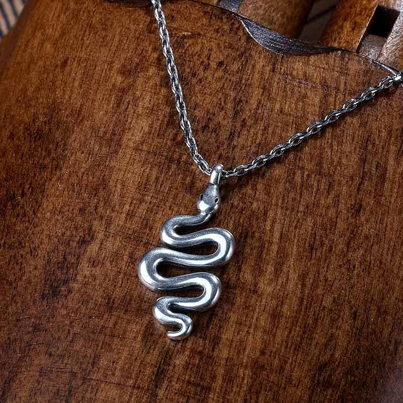 Jeulia "Black Mamba" Snake Sterling Silver Necklace