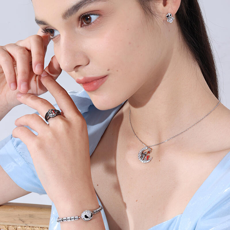 Jeulia Collar del amor eterno de la pareja de calaveras con corte de corazón de plata de ley
