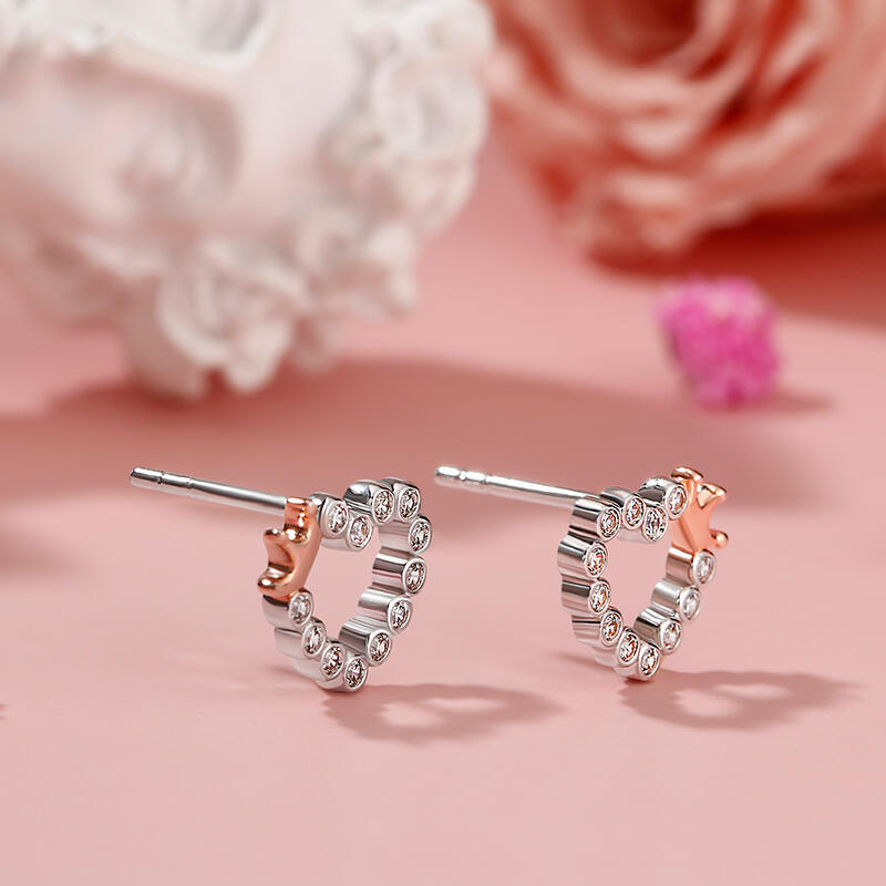 Jeulia Pendientes de niños en forma de corazón con corona de plata de ley