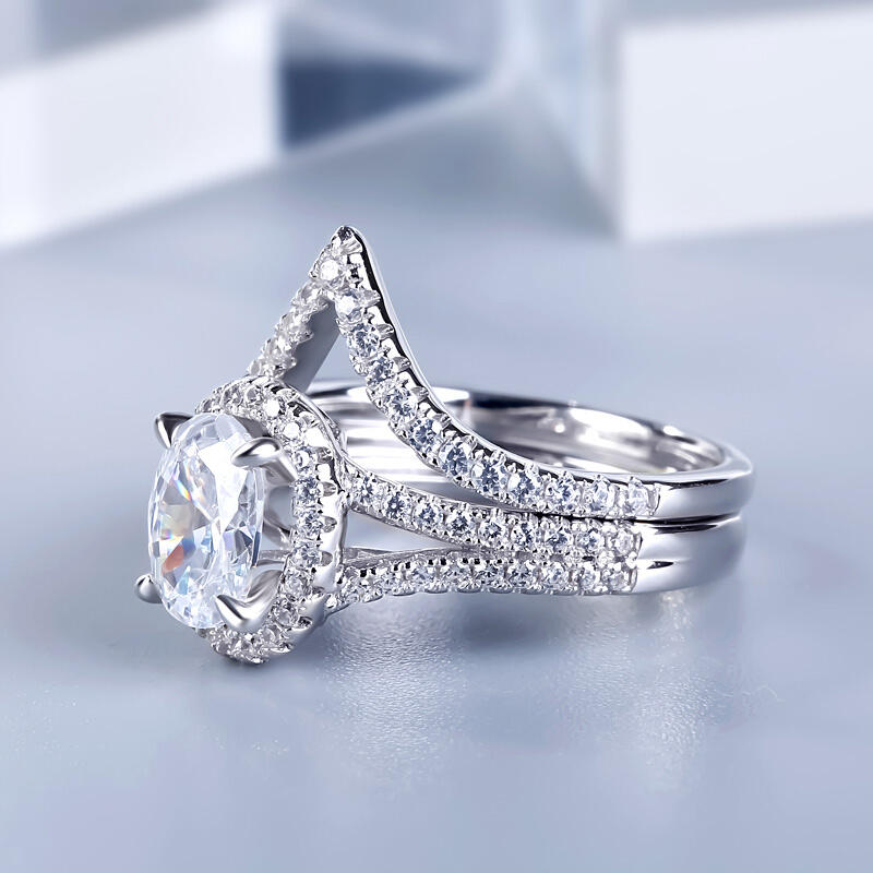 Jeulia Split Shank Halo Oval Cut Sterling Silver Ring Set