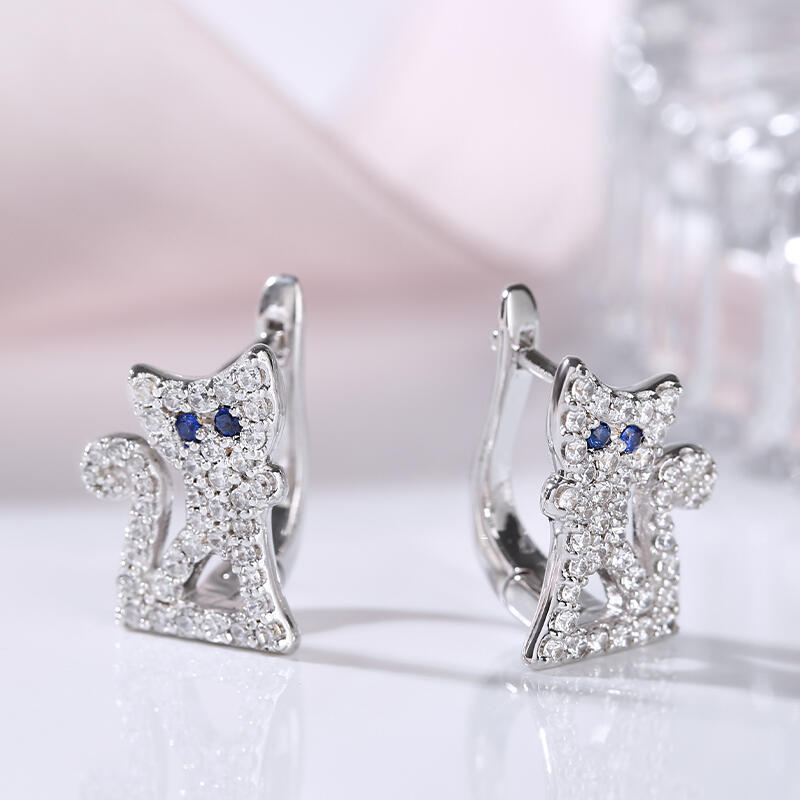 Jeulia Cute Cat Design Sterling Silver Hoop Earrings
