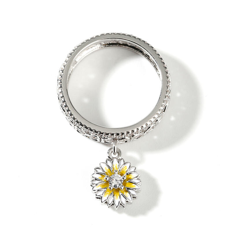 Jeulia "Margarita" Anillo de plata de ley con corte redondo torcido