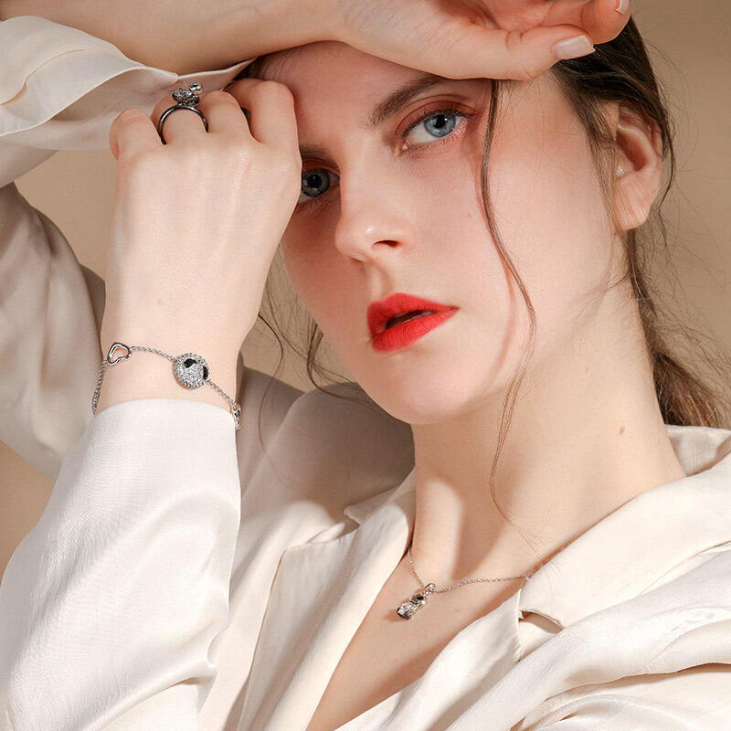 Jeulia Hug Me "Pumpkin King" Bague En Argent Sterling Avec Design De Crâne Et Taille Ronde