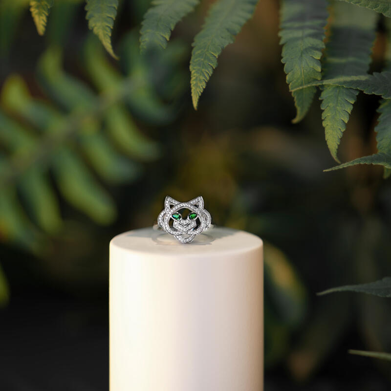 Jeulia Tiger Head Green Eyes Sterling Silver Ring