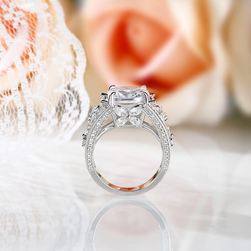 Jeulia Four-leaf Clover Design Cushion Cut Sterling Silver Ring