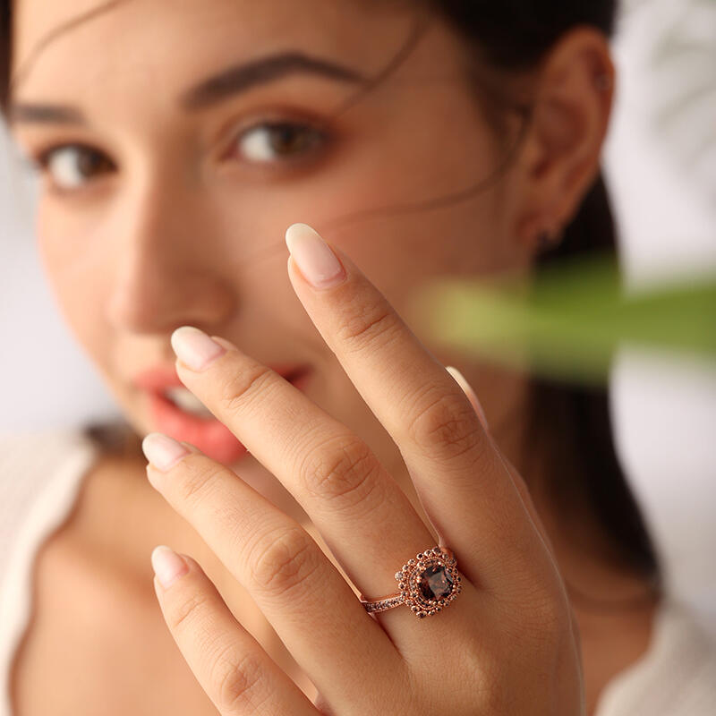 Jeulia Anillo de Plata con Diseño Milgrain en Cojín de Halo