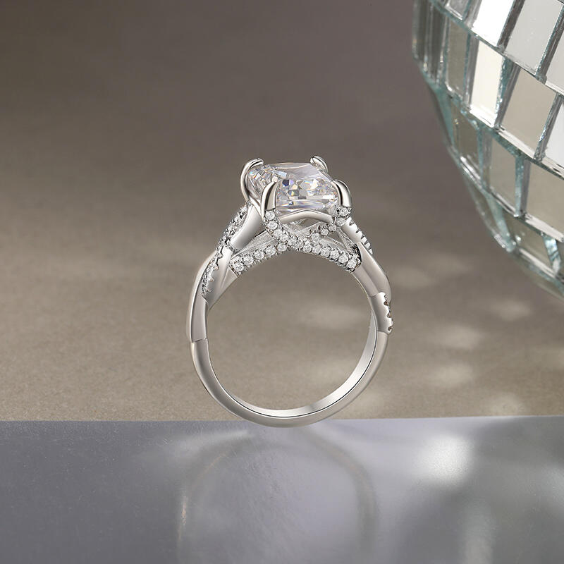 Jeulia Classic Twist Engagement Ring Crushed Ice Cut Sterling Silver