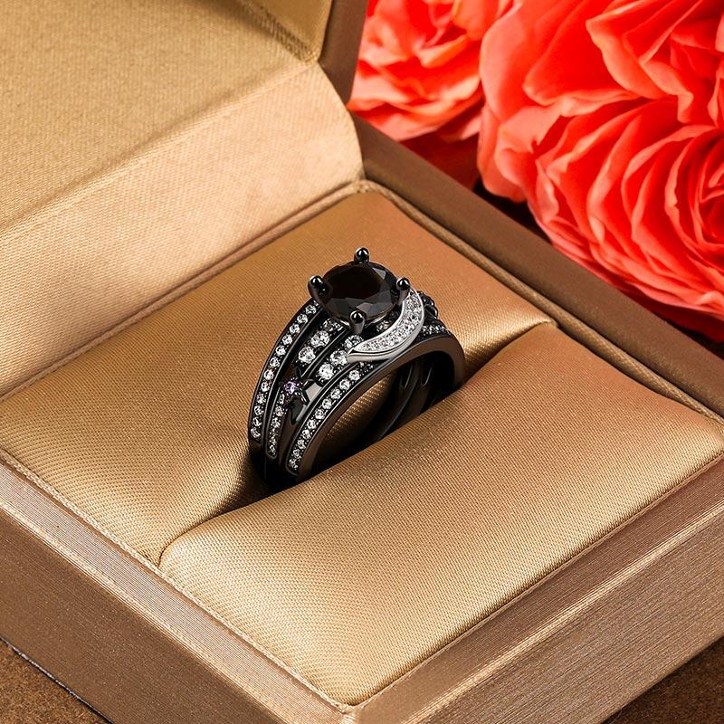 Jeulia Simple Black Moon and Star Ring Set