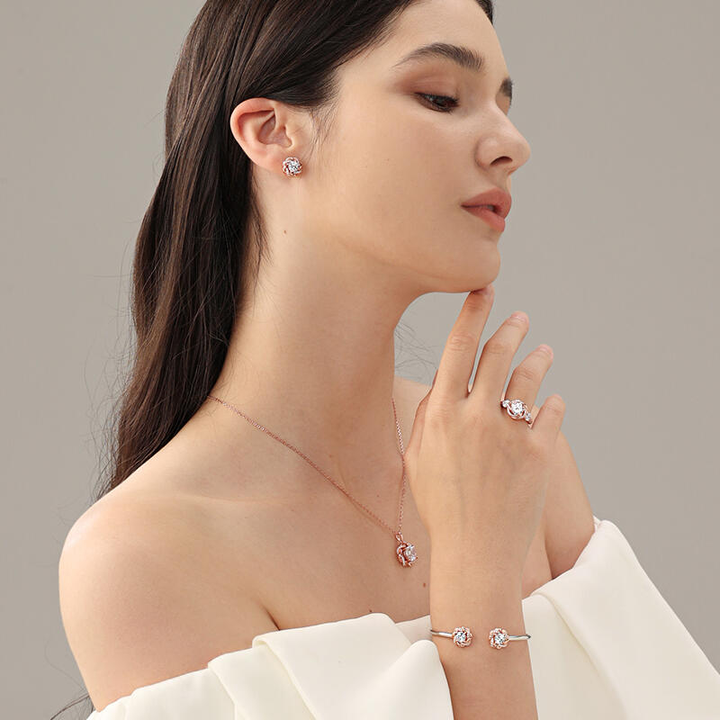 Jeulia Knot of Love 結び目 ノット シルバー スタッド ピアス