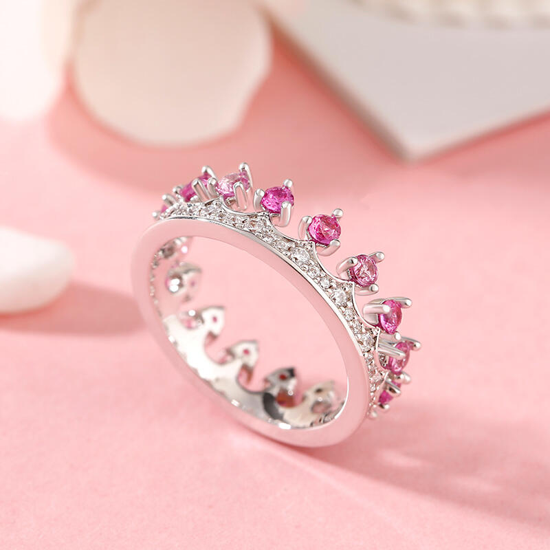 Jeulia "Be Your King" Sterling Silver Round Cut Ring