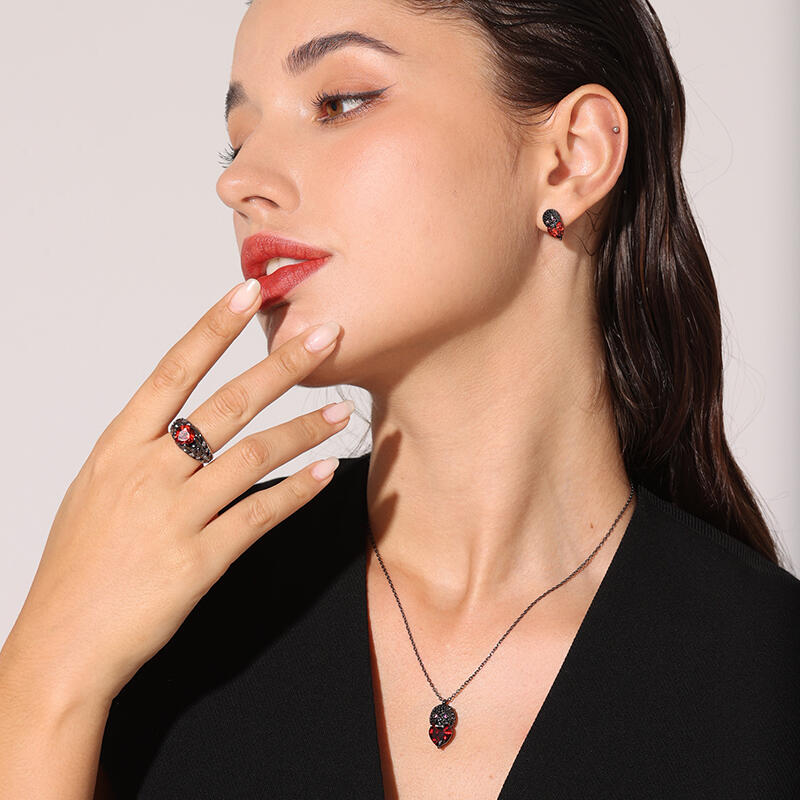 Jeulia "Bijące Serce" Wzór Czaszki Serce Wwycięte Pierścionek Srebrny