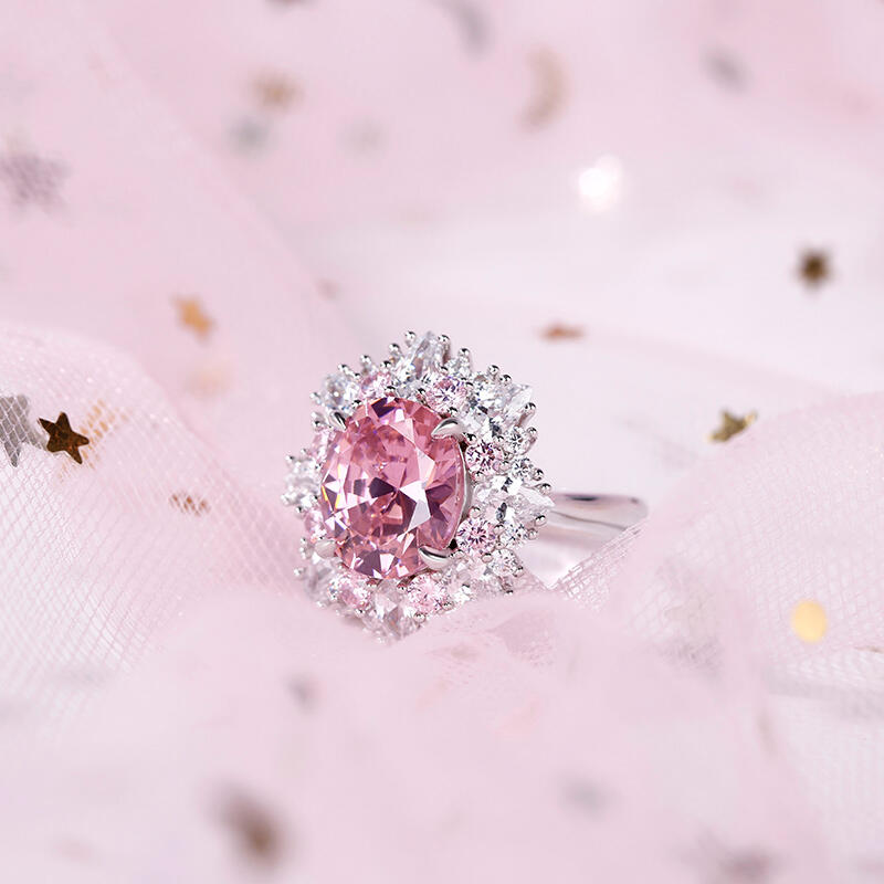 Pierścionek Srebrny z Motywem Kwiatowym o Owalnym Szlifie