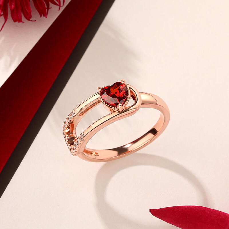 Jeulia Anillo compromiso de plata de ley con corte de corazón