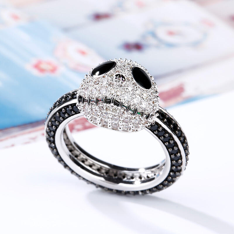 Jeulia "Halloween Fun" Skull Design Sterling Silver Ring