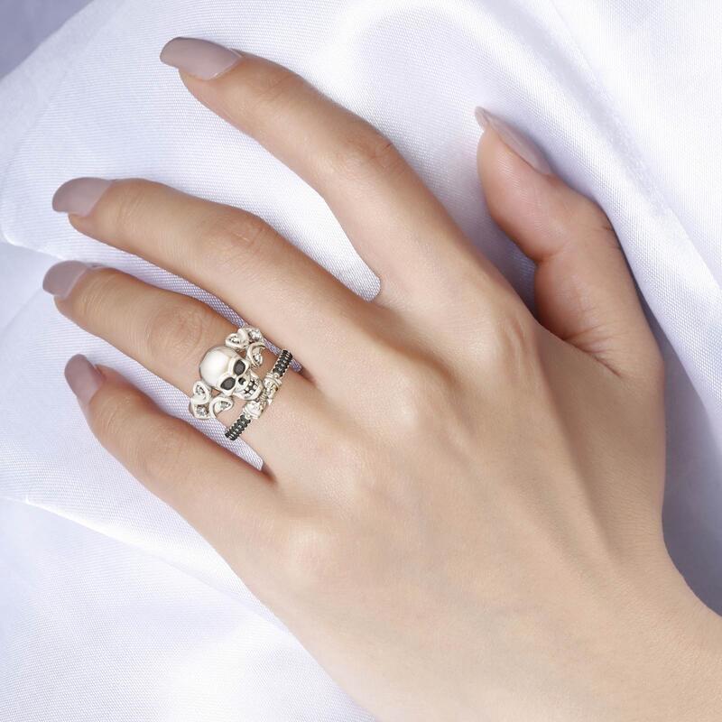 Jeulia Round Cut Sterling Silver Skull Ring Set