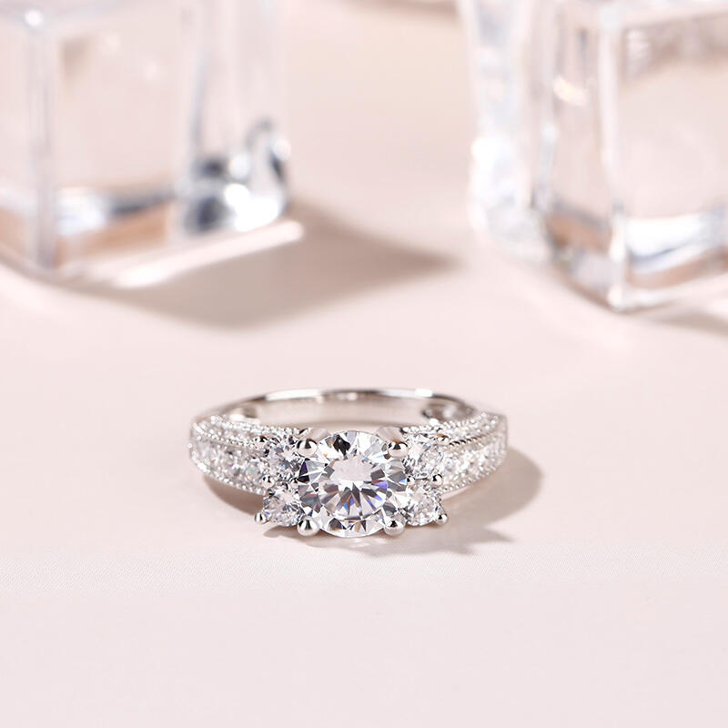 Jeulia Vintage Milgrain Round Cut Sterling Silver Cluster Ring