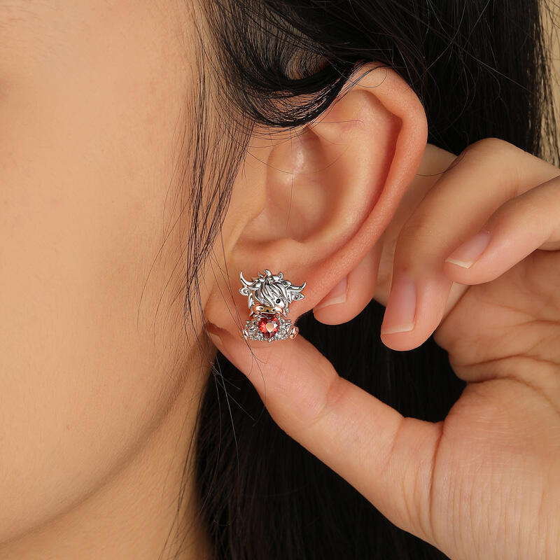 Jeulia Hug Me “Highland Cow” Heart Earrings