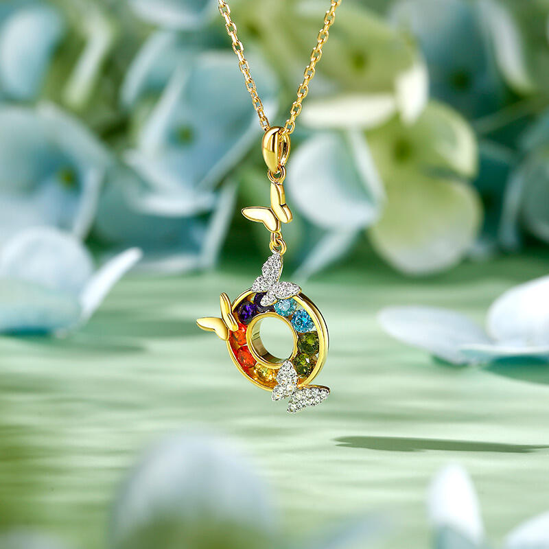 Jeulia Collar de mariposa en el círculo del arco iris de plata esterlina
