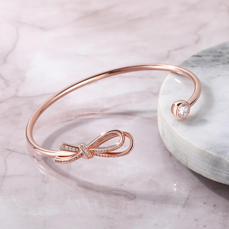 Jeulia "Knot Of Love" Sterling Sliver Bangle