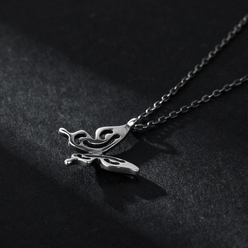 Jeulia Collar de mariposa hermosa de plata para mujer