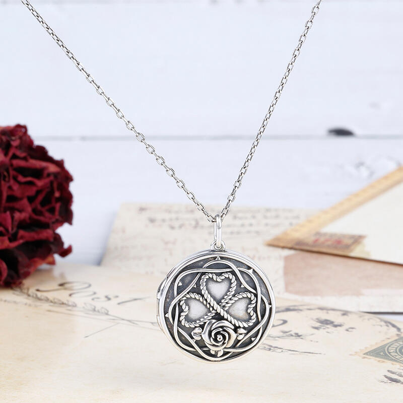 Jeulia Heart and Rose Locket Necklace