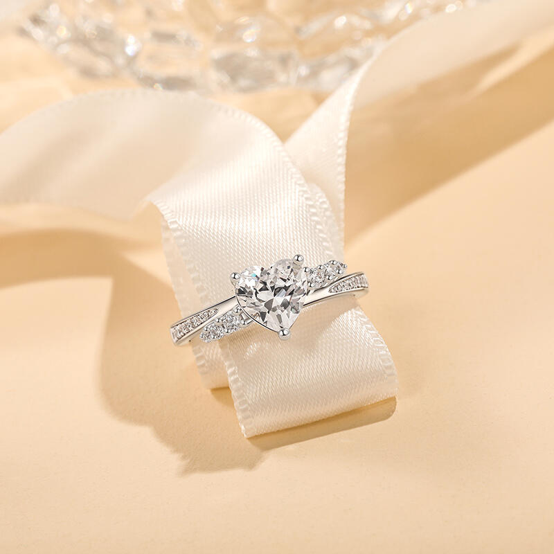 Jeulia Twist Custom Heart Cut Engagement Ring