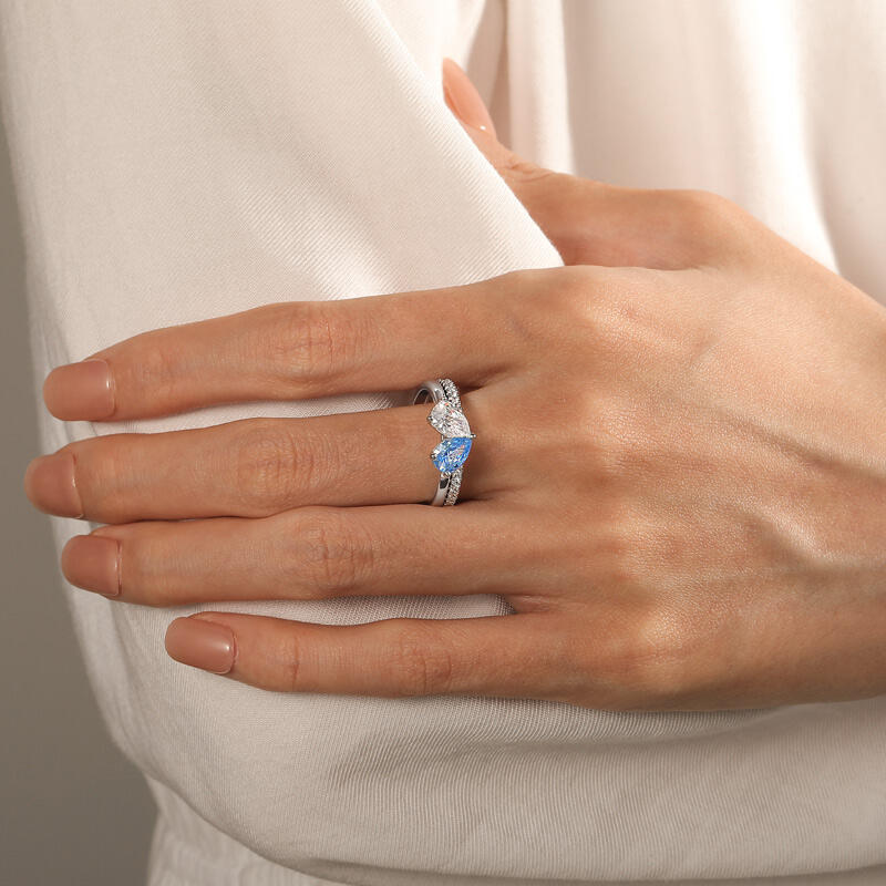 Jeulia Classic Custom Two Stone Heart Ring Set