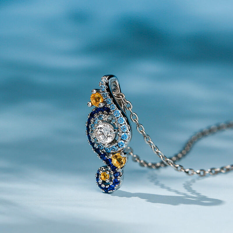 جوليا قلادة قطع دائري من الفضة الإسترليني "ليلة النجوم"