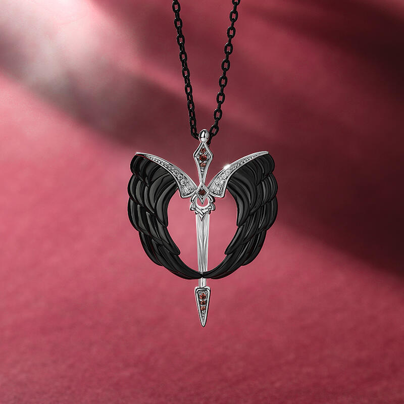 Jeulia Collar de Plata de Ley con Diseño de Alas Negras Estilo Halloween