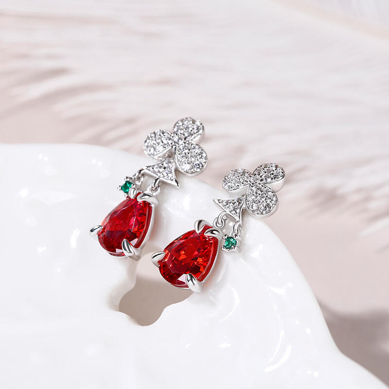 Jeulia Clubs of Poker Inspired Sterling Silver Earrings