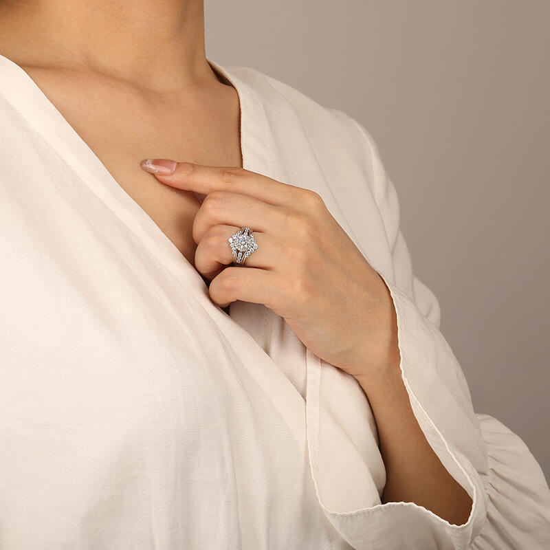 "Better Now" Round Cut Cluster Bridal Set