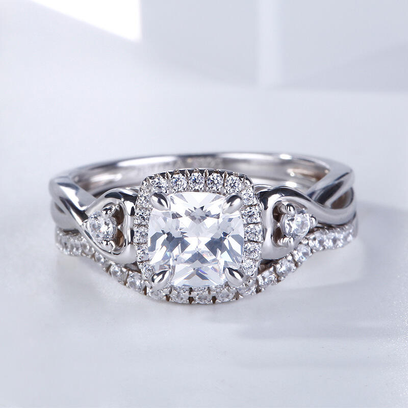 Anillo De Compomiso Con Halo De Corte Cojín En Plata 925 De Ley