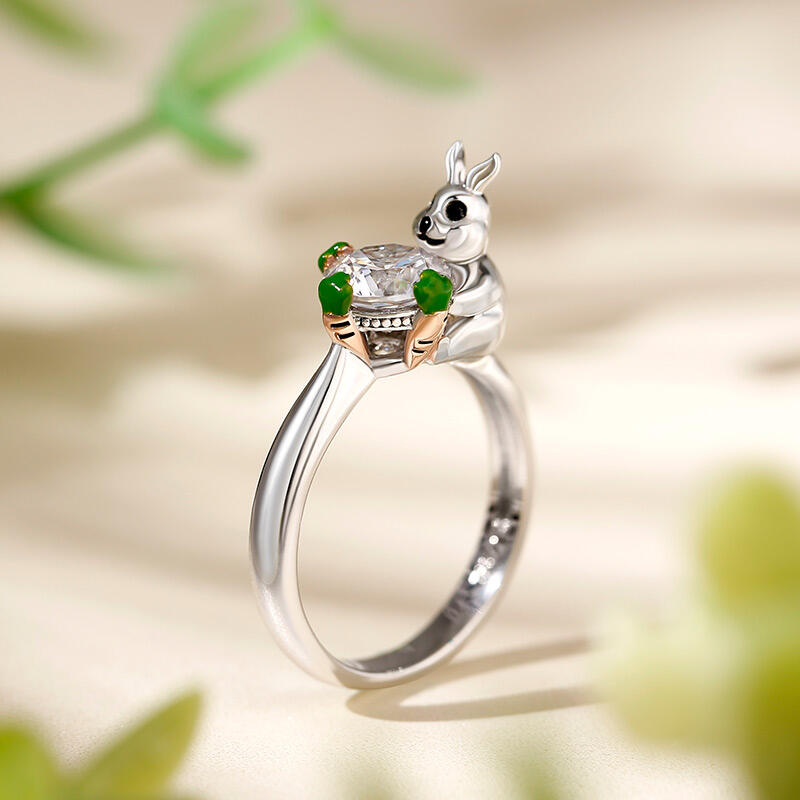 Jeulia Hug Me "Rabbit Loves Carrots" Bunny Round Cut Sterling Silver Ring