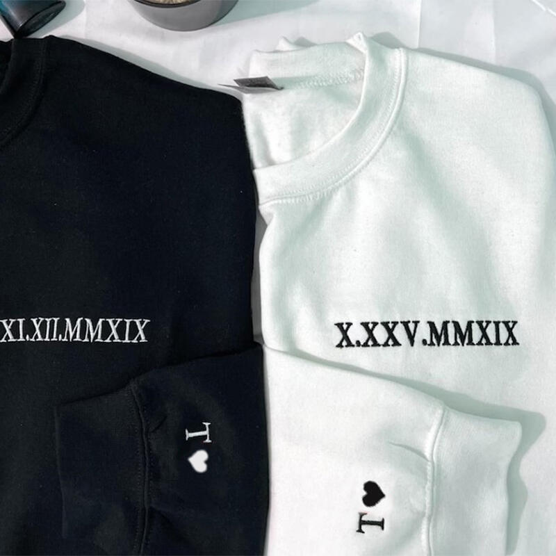 Gepersonaliseerde Sweatshirt Geborduurd Lateraal Romeins Cijfer Datum en Eerste Geweldig Cadeau voor Verjaardag
