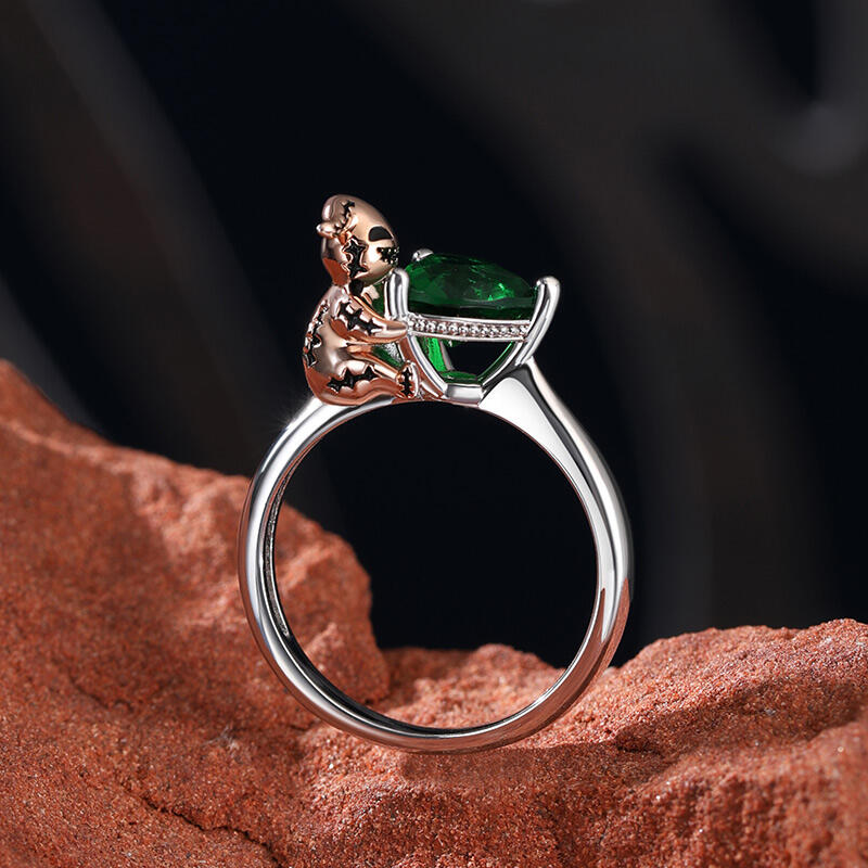Jeulia Hug Me "The King of Bug Day" Heart Cut Sterling Silver Ring