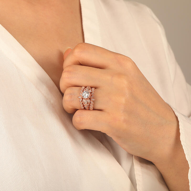 "More Than Words" Round Cut 3pcs Cluster Bridal Set