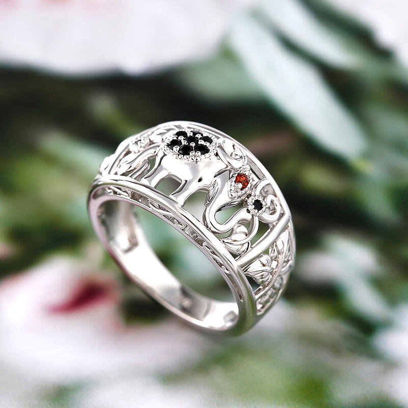 جوليا خاتم الفضة الإسترليني "الفيل المحظوظ"