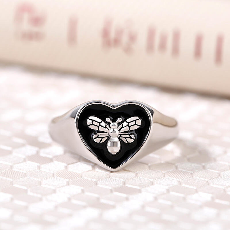 Jeulia "Honey Bee" Sterling Silver Signet Ring