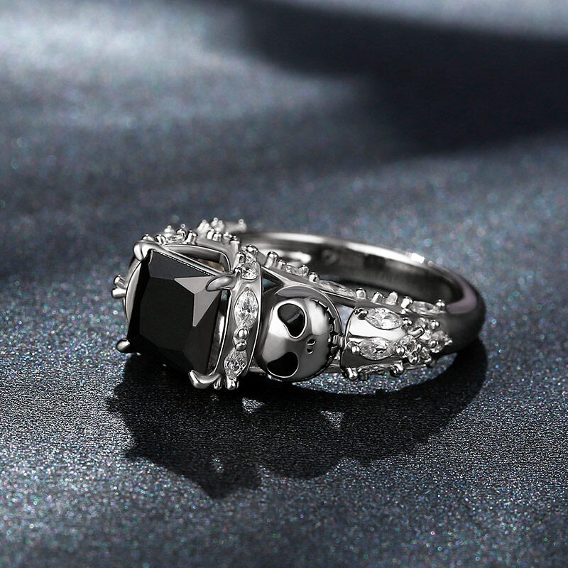 Jeulia Anillo de plata esterlina de corte princesa con diseño de calavera "Alma romántica"