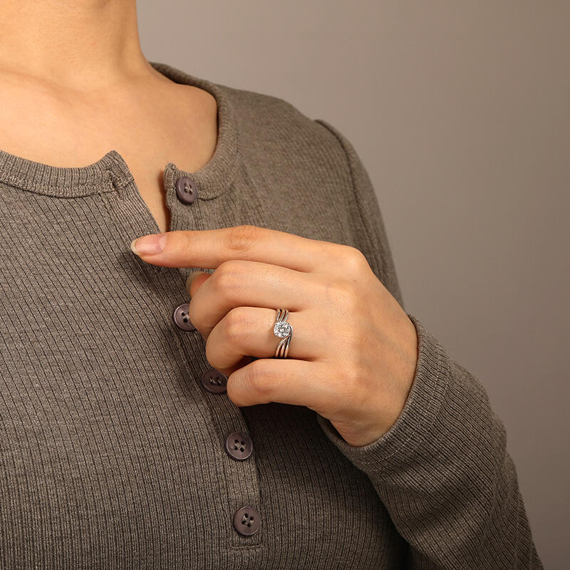 "Flowing To My Heart" Round Cut 2pcs Bridal Set