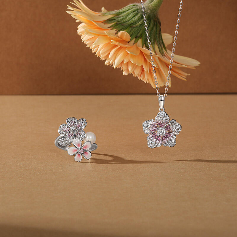 Jeulia Gradient Pink Hibiscus Flower Necklace