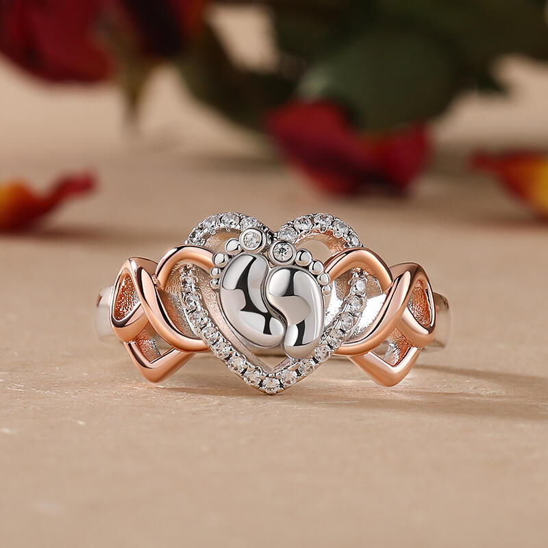 Jeulia "Baby's Footprints" Infinite Heart Sterling Silver Women's Band