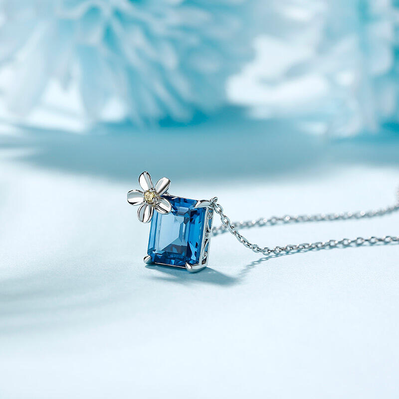 Jeulia "Fragrant Flower" Emerald Cut Sterling Silver Necklace