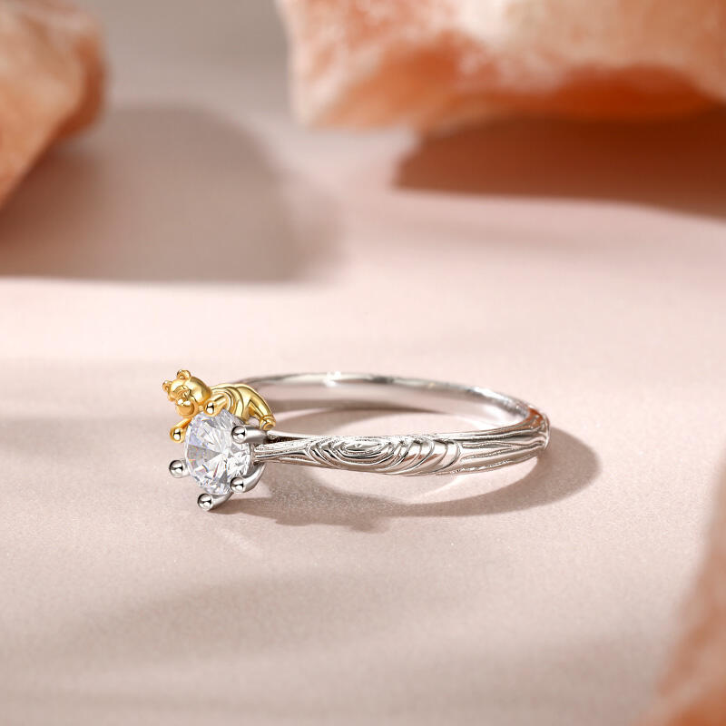 Jeulia Hug Me Anillo de Plata Esterlina Grano de Madera de Oso de Dibujos Animados de Corte Redondo