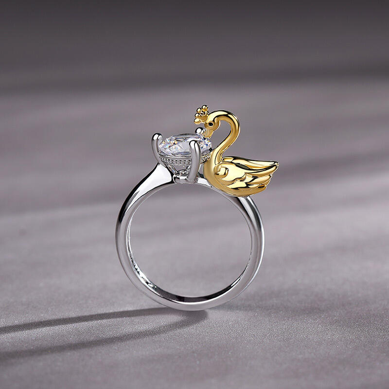Jeulia Hug Me Anillo de plata de ley con corte redondo y diseño de cisne