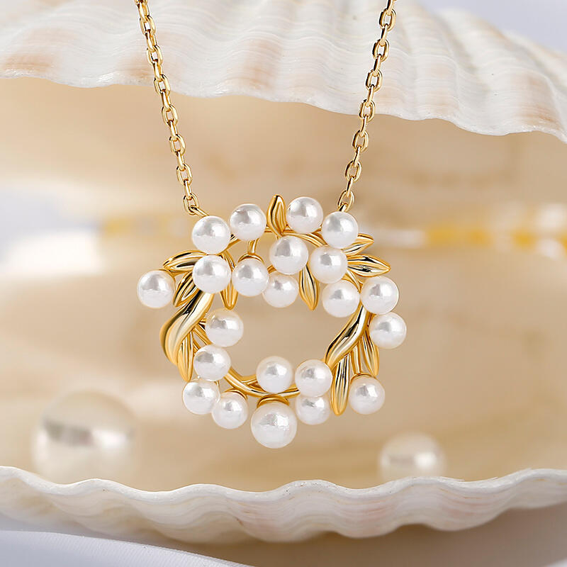 Jeulia "Lady Pearl" Leaf Circle Cultured Pearl Sterling Silver Necklace